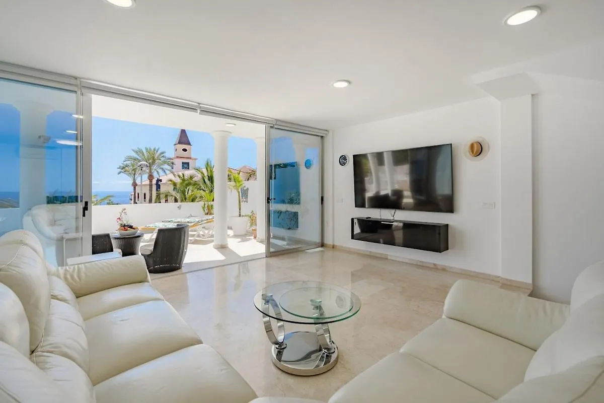 Townhouse Park Paraiso 아데제