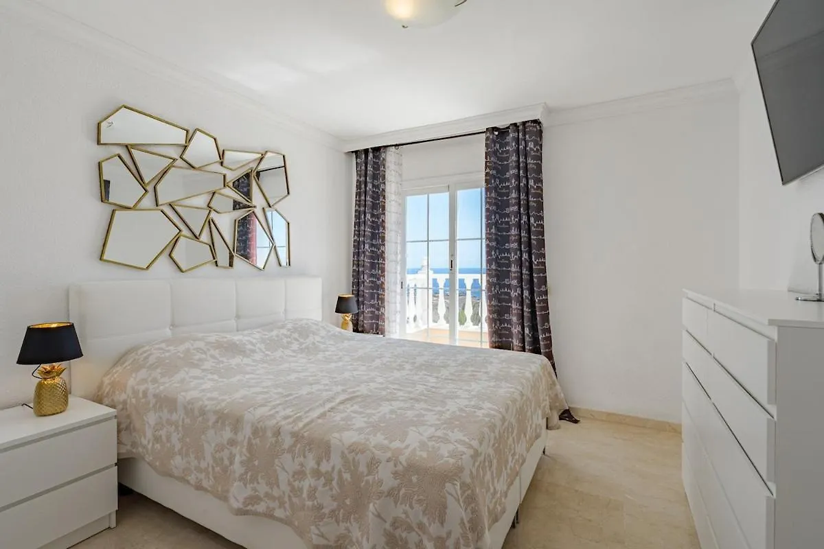 Townhouse Park Paraiso 아데제 0*,  스페인
