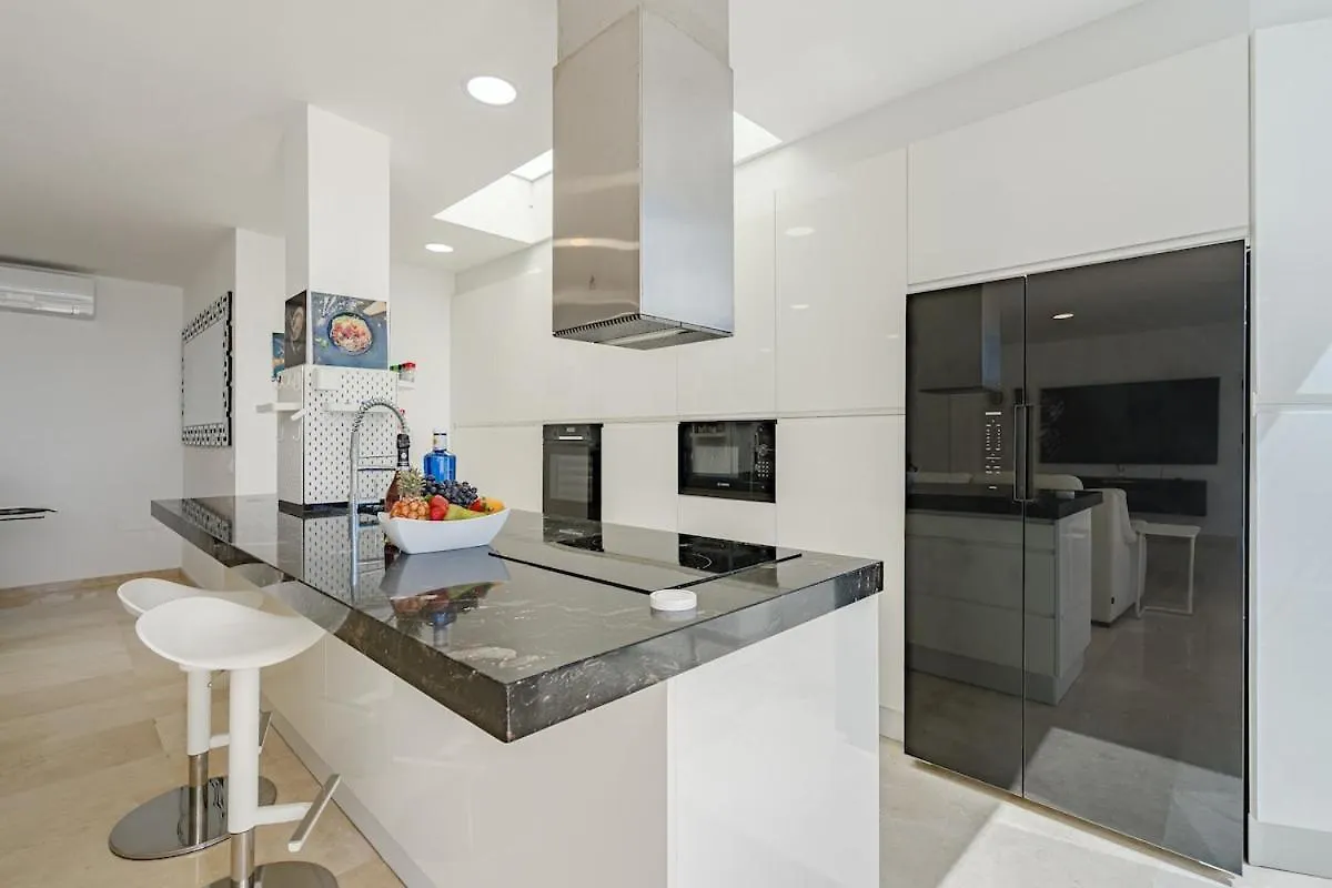 Townhouse Park Paraiso 아데제